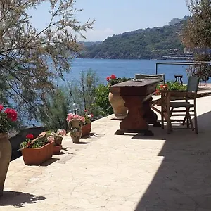 Aci Brezza Di Mare Couette-café